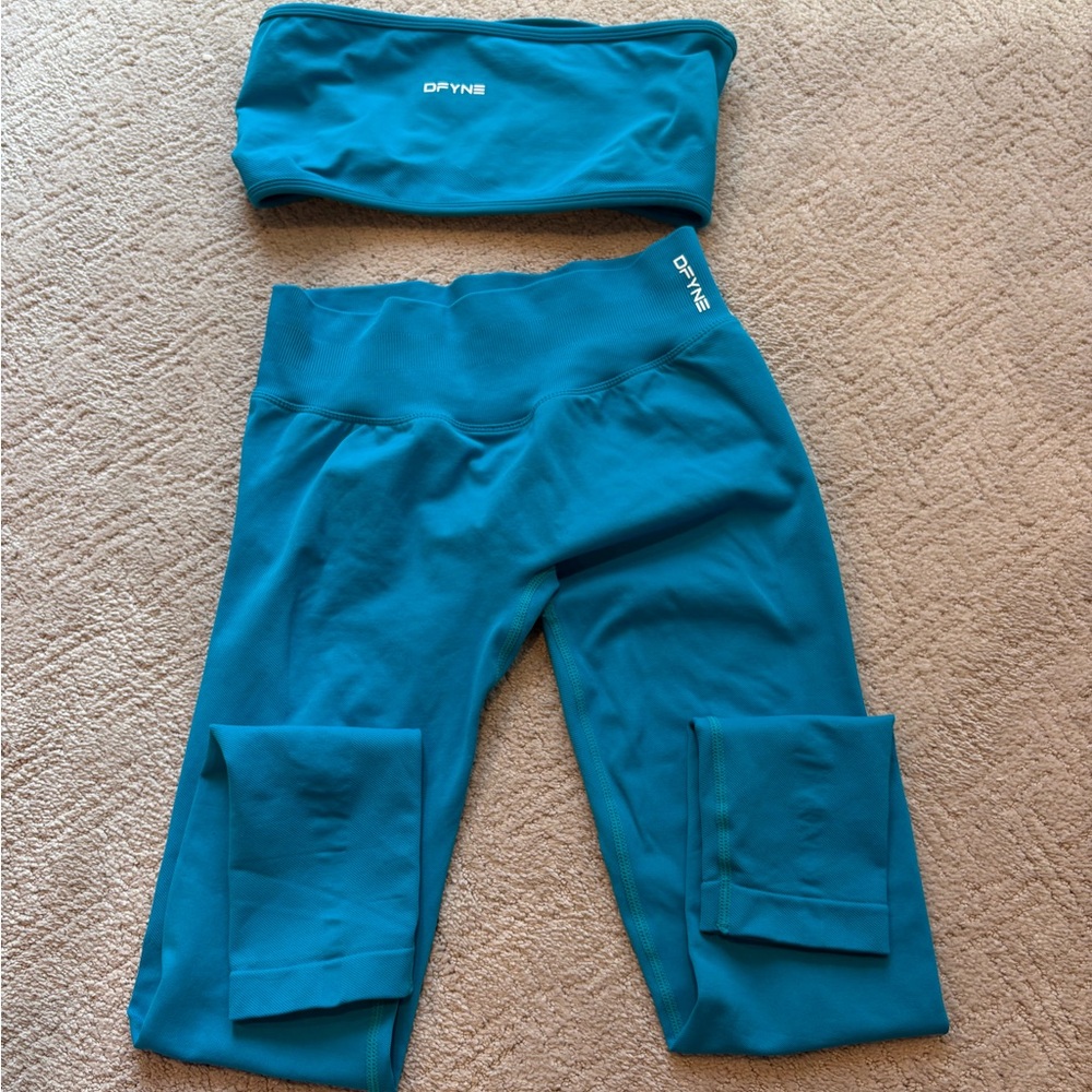 DFYNE - Impact leggings + backless bandeau set